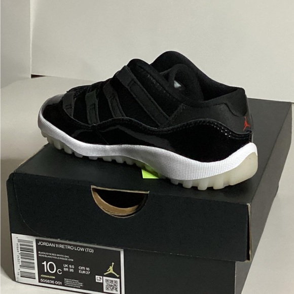 Jordan 11s size 10 Jordan 1 size 10 both Nwt unisex - Picture 2 of 4